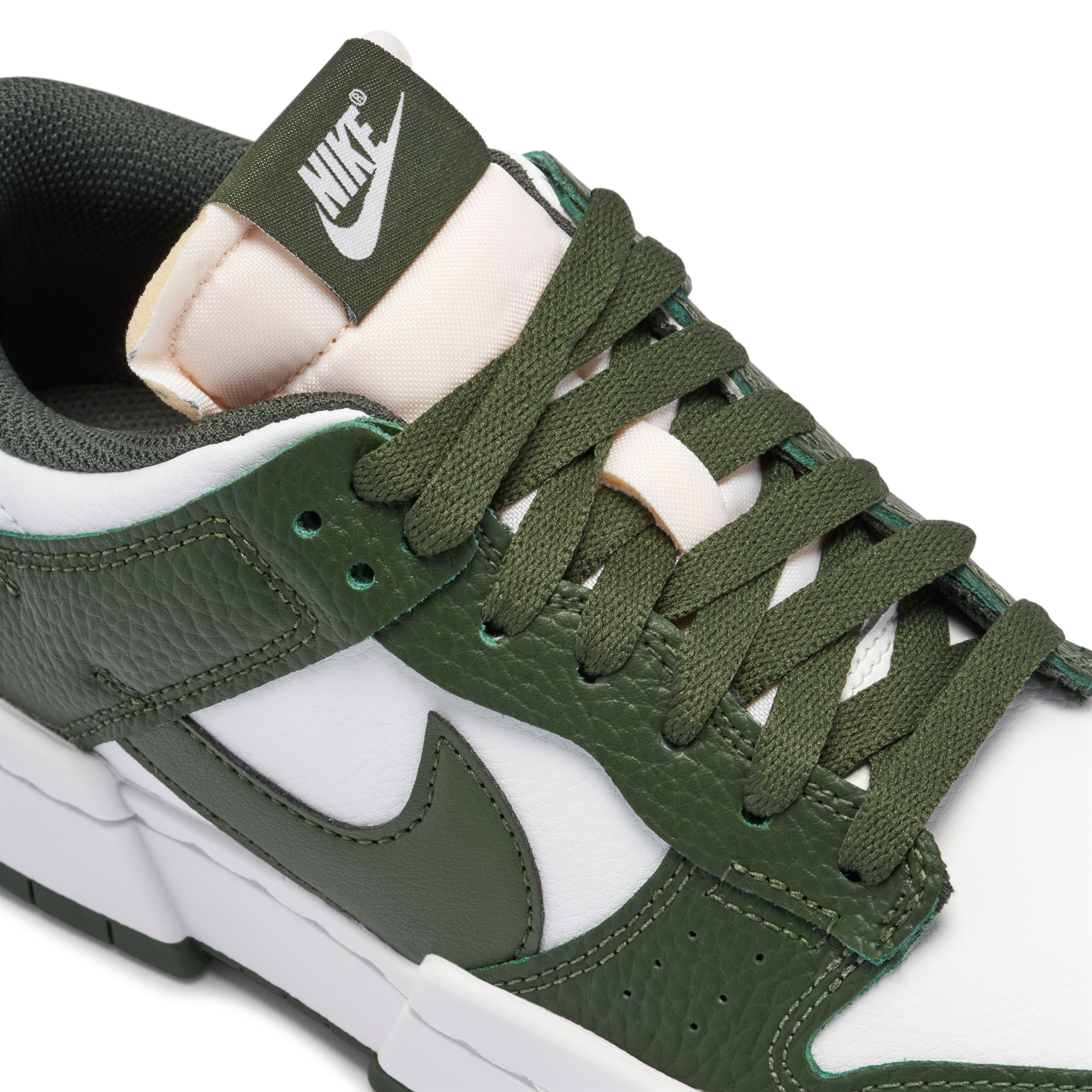 Dark green 2025 nikes womens