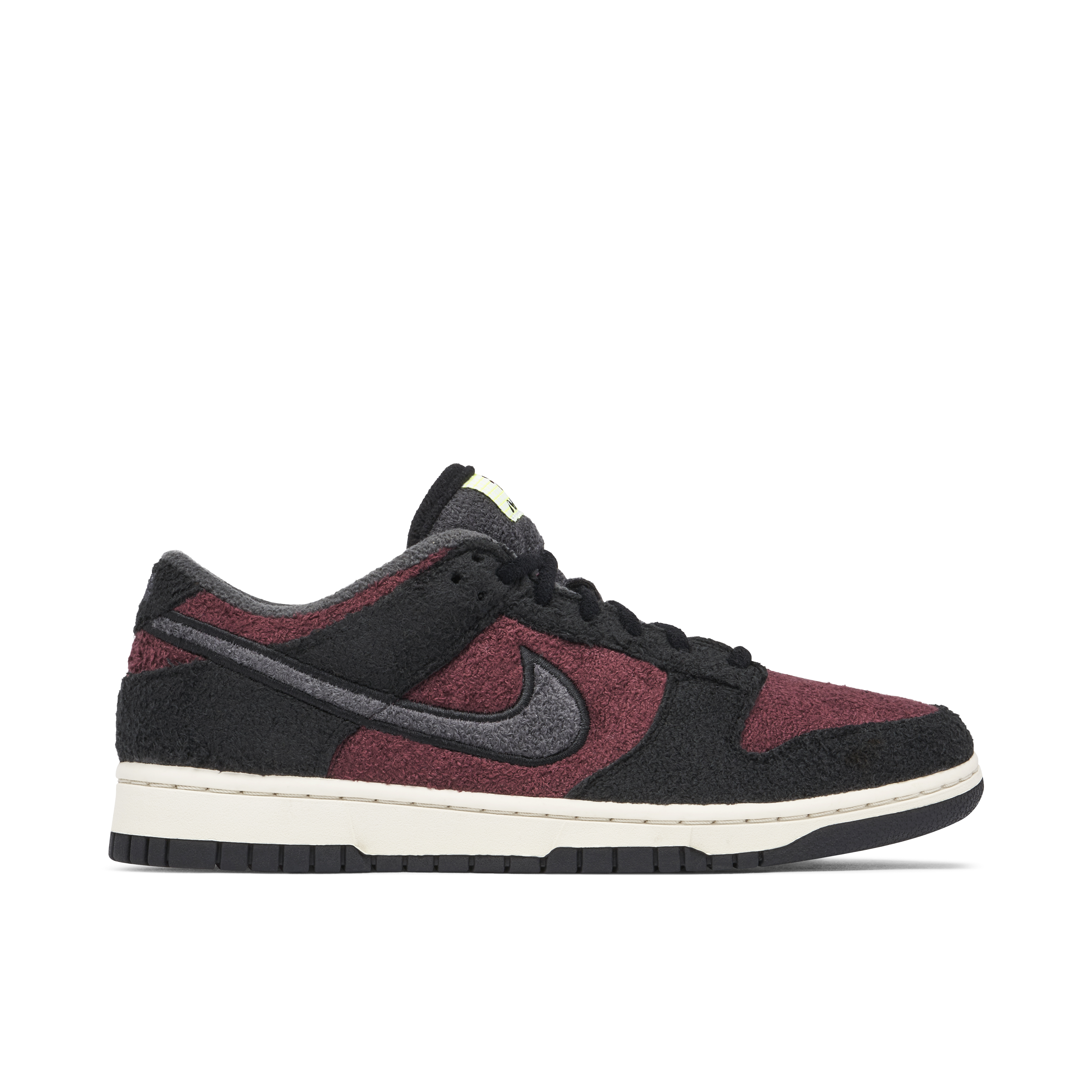 Maroon and hotsell black nike