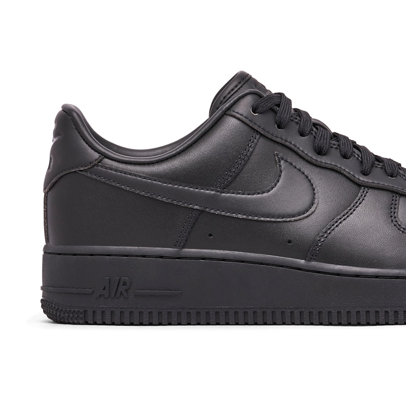 NIKE Air Force 1 '07 Fresh Triple Black, DM0211-001