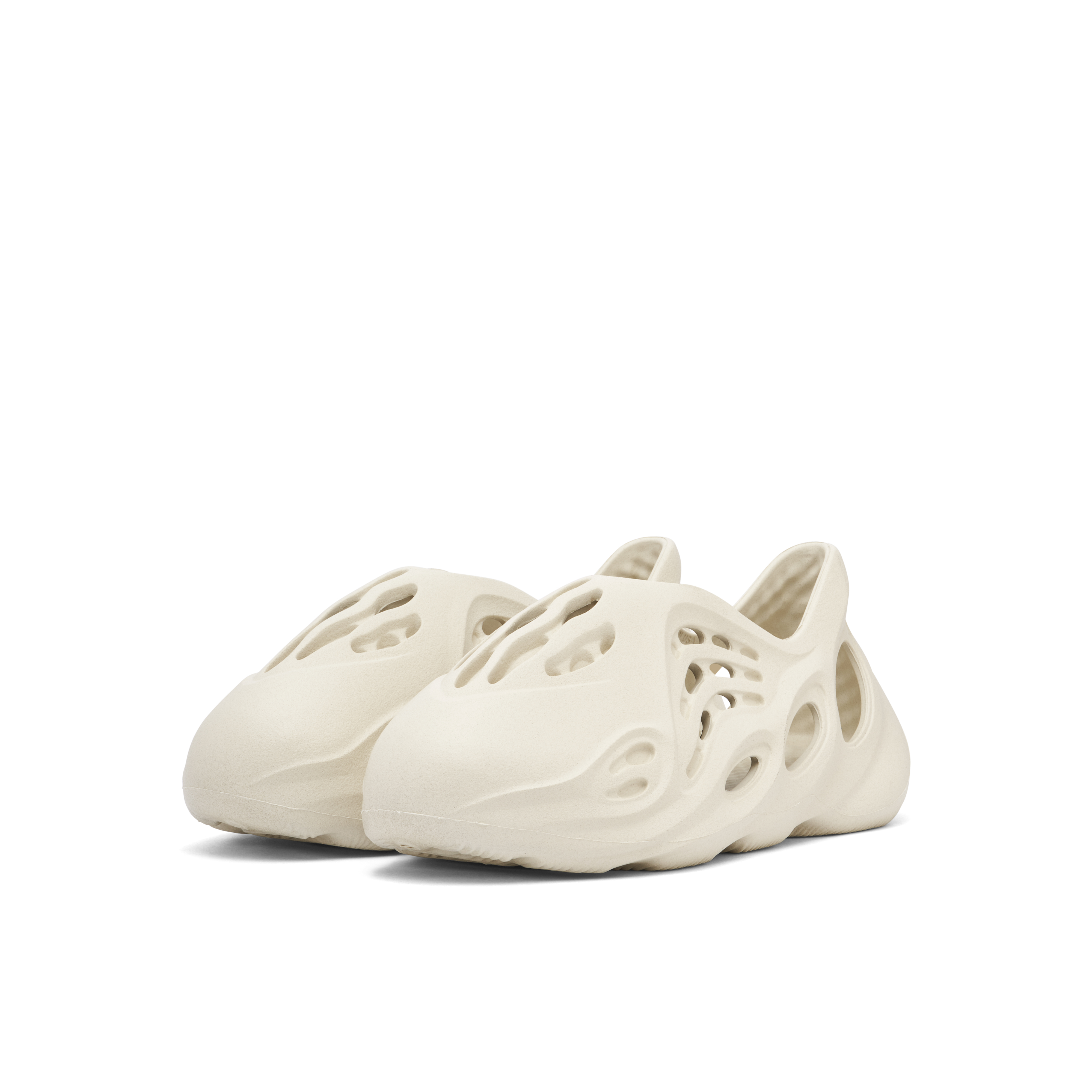 Yeezy Foam Runner Sand (Kids) | GW7230 | Laced