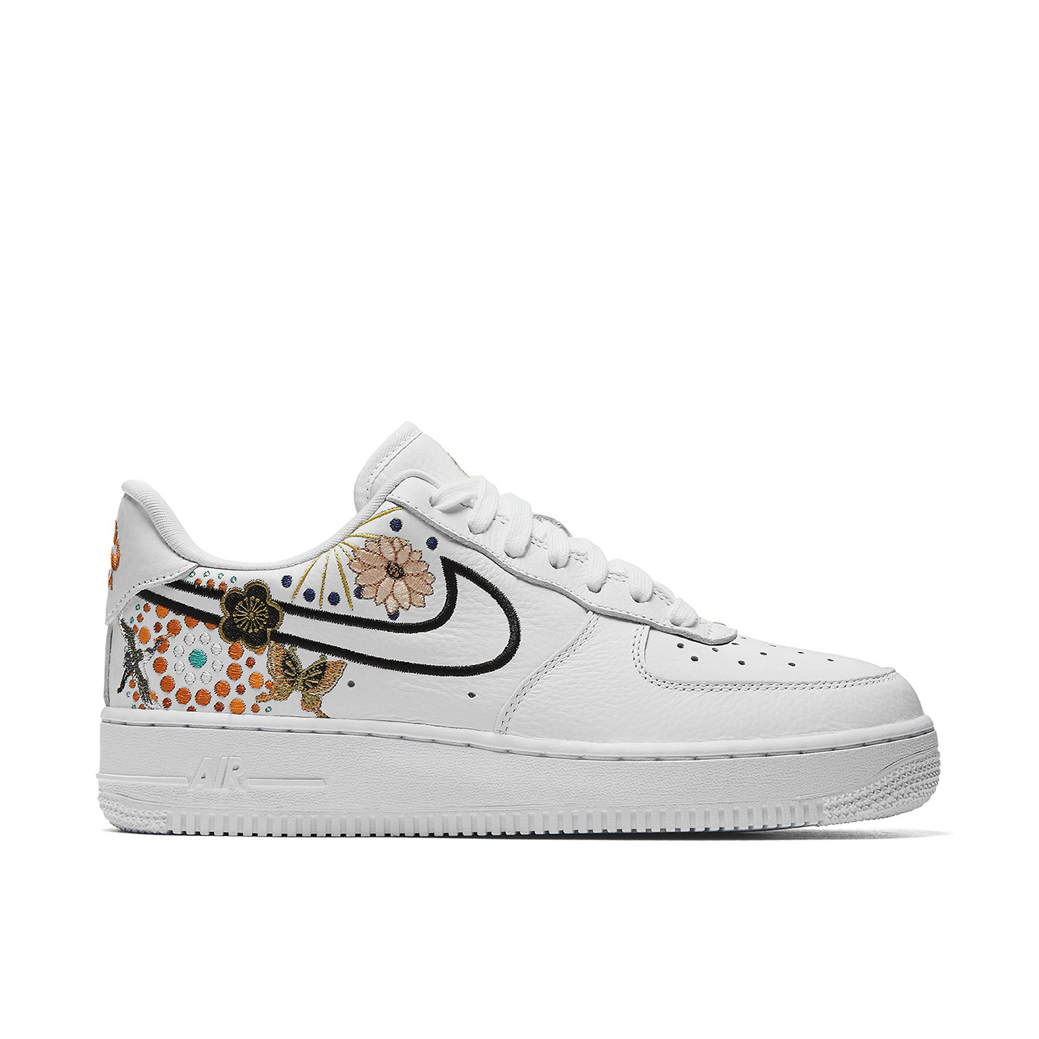 casual nike sneakers for women