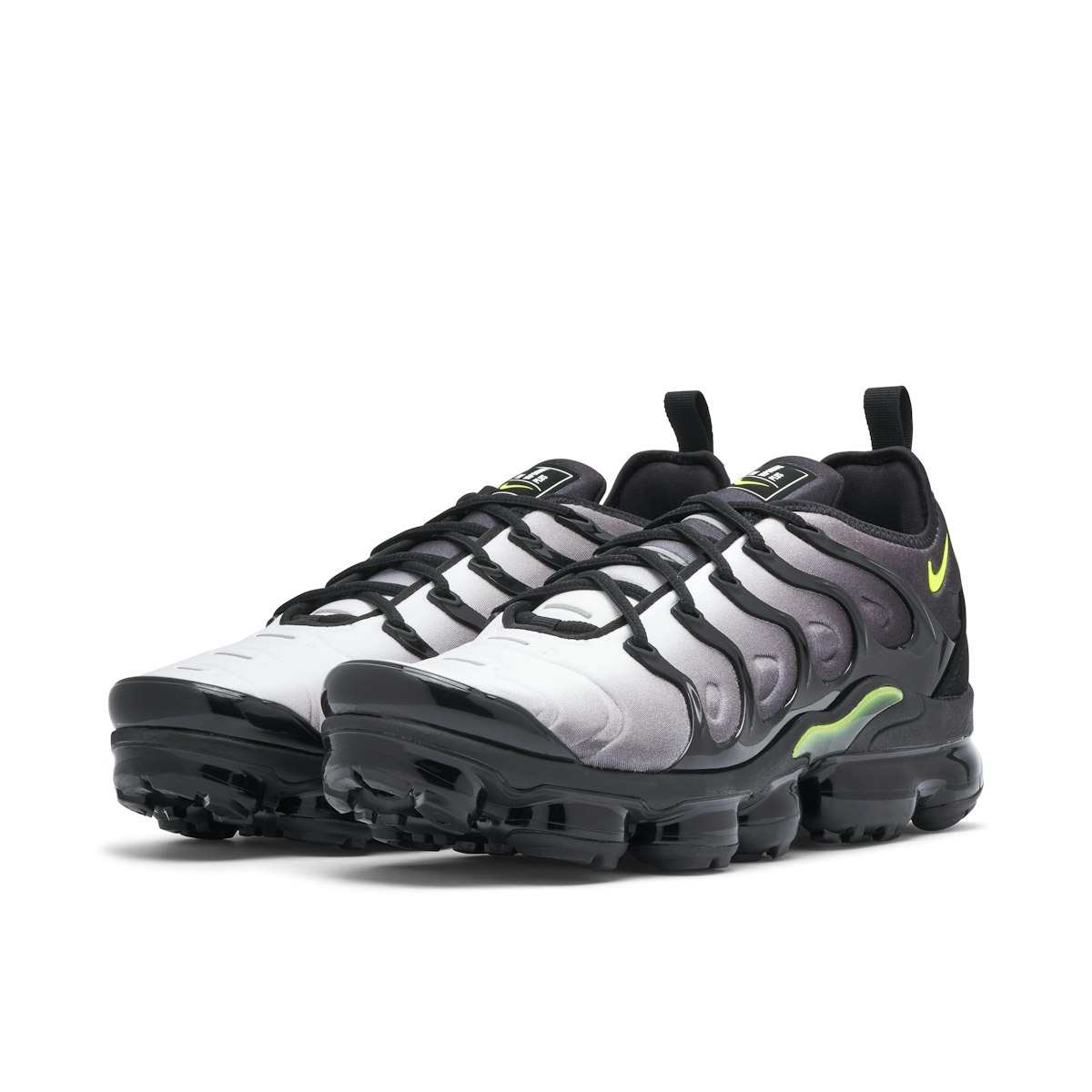 Vapor max plus black and white Clearance