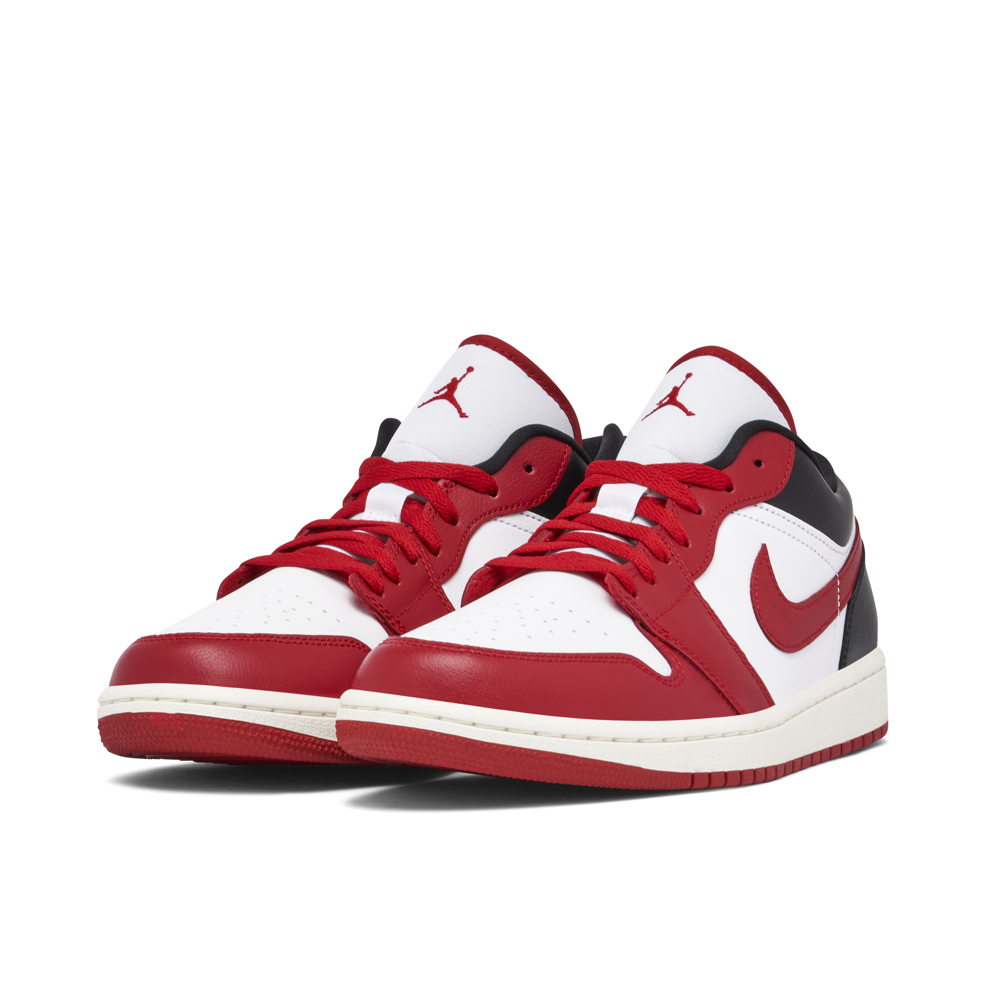 Nike jordan hotsell 1 womens red