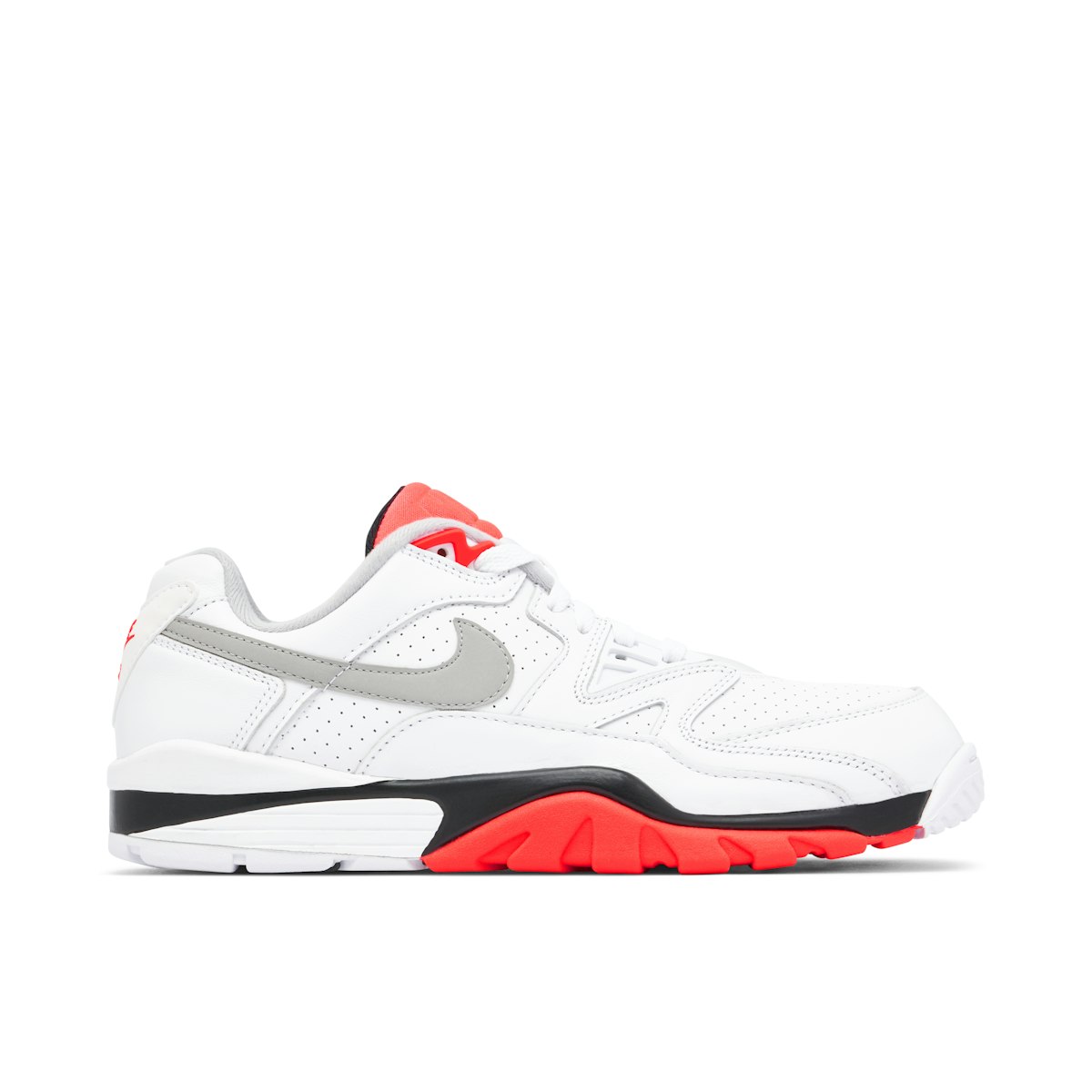 White nike cross trainers Clearance