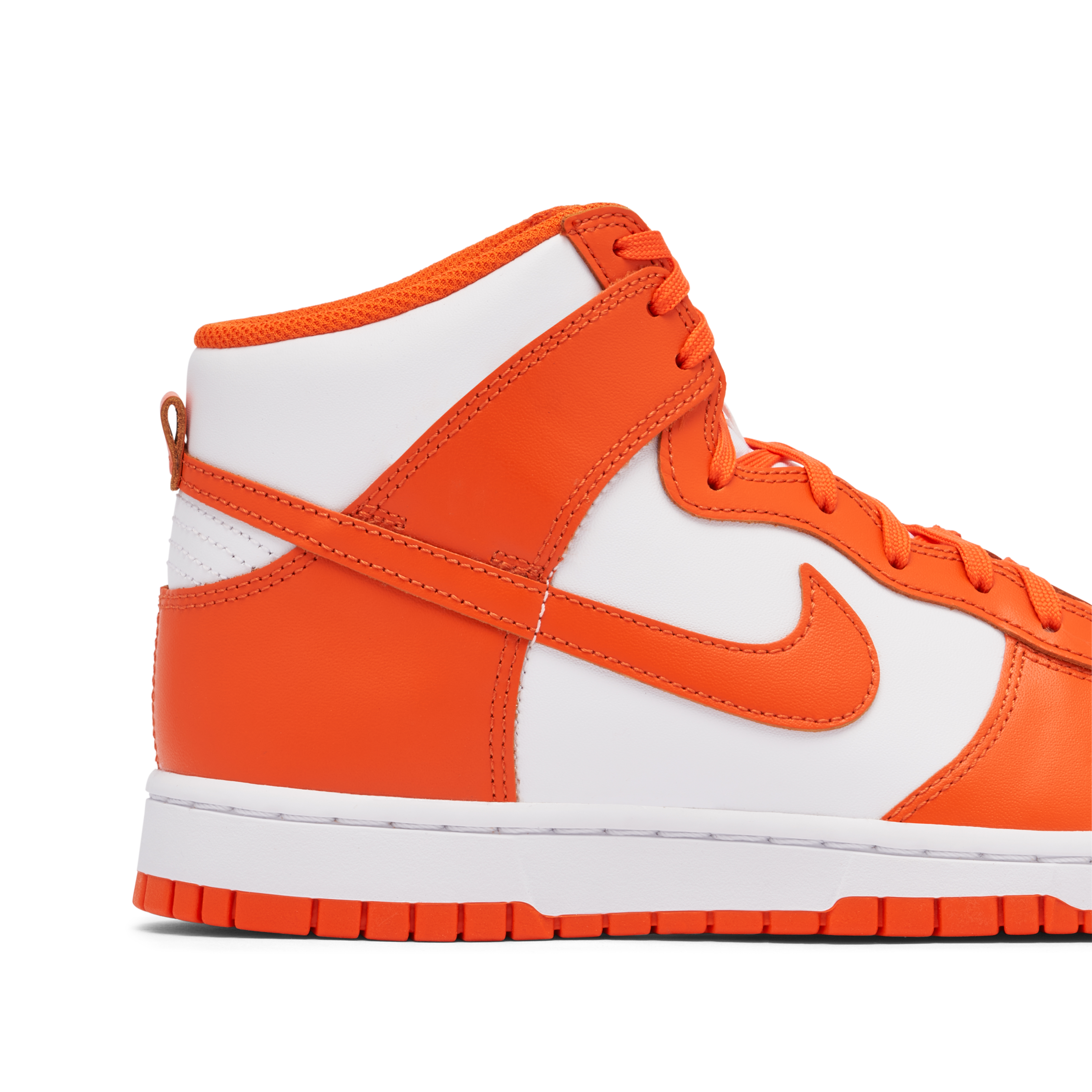 Syracuse deals dunk high